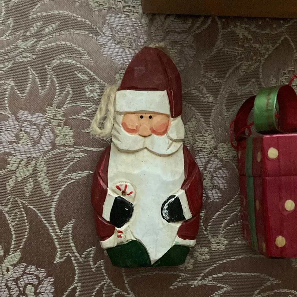NEW 3 wooden Xmas ornaments in original box Santa, gift & star